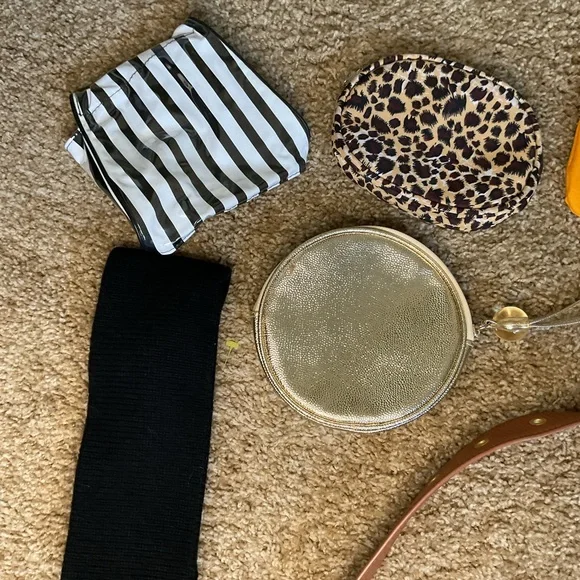 Vince Camuto Brown Leather Crossbody Bag Gold Hardware Adjustable Strap Mini - Picture 7 of 12